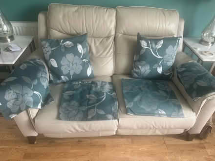 Photo of free 6x Dunelm Cushion Covers & 2 insert (Newburgh WN8) #2