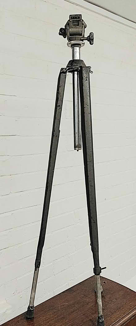 Photo of free All metal tripod (Pinkneys Green SL6) #1