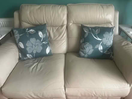 Photo of free 6x Dunelm Cushion Covers & 2 insert (Newburgh WN8) #1