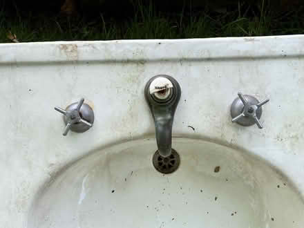 Photo of free 1920s Pedestal Sink white ceramic (Wilmette, Illinois) #2