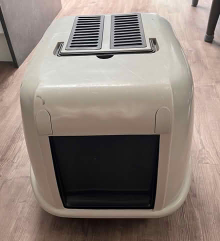 Photo of free Cat litter box with lid (Rickmansworth WD3) #1