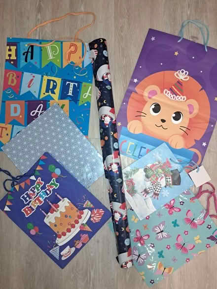 Photo of free Bags for gifts (Close to Cumberland School) #1
