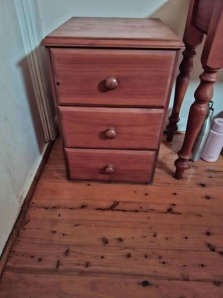 Photo of free Chest of drawers (Peakhurst) #1