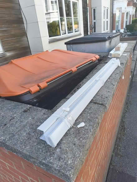Photo of free 3 venitian blinds (2 wood, 1 métal) (Wandsworth SW18) #4
