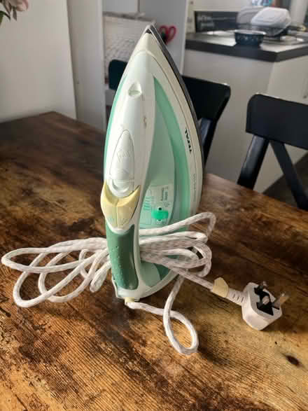 Photo of free Tefal iron (BS7) #1
