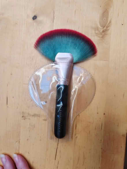 Photo of free Large soft fan brush (Barbourne, WR1) #1