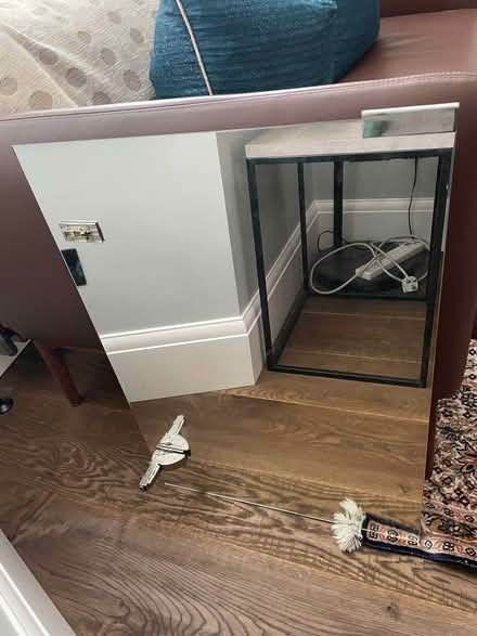 Photo of free Large glass cabinet door (Barnes SW13) #3