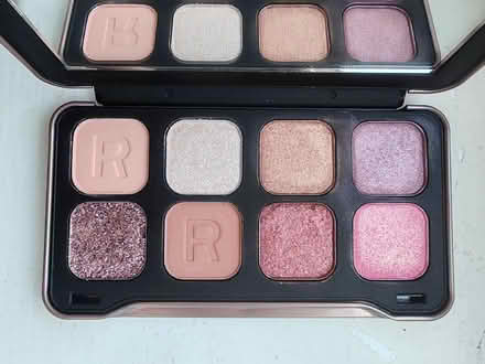 Photo of free Revolution mini eye shadow palette (Barbourne, WR1) #2