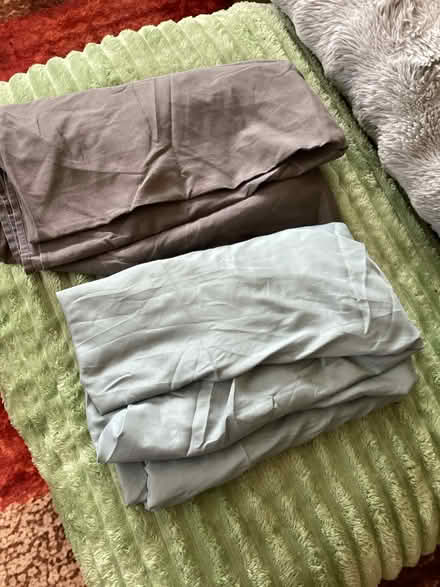 Photo of free 2 double fitted sheets (Bedfont TW14) #1