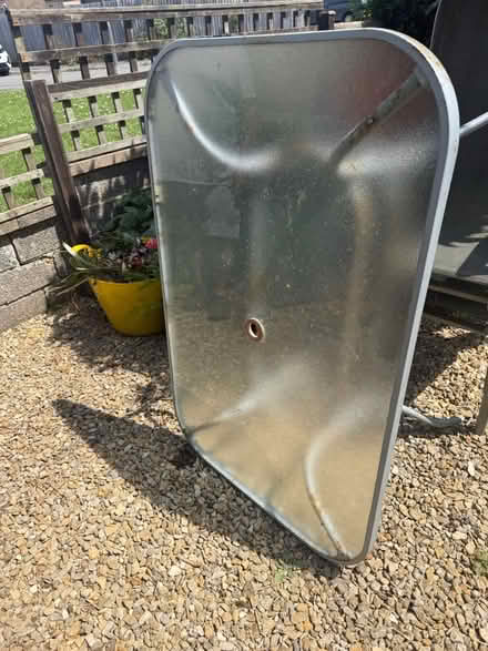 Photo of free Garden table & 5 x chairs (Kingswood) #2
