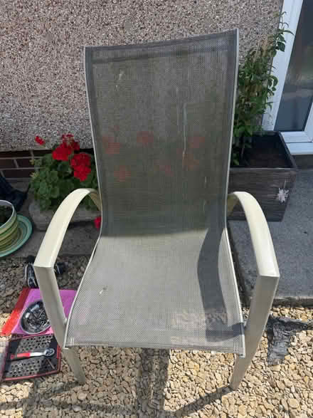 Photo of free Garden table & 5 x chairs (Kingswood) #3