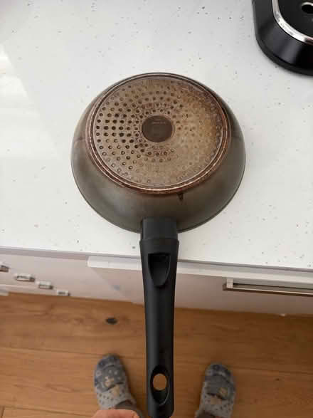 Photo of free 3 pan & 1 pot (Earls Court) #2