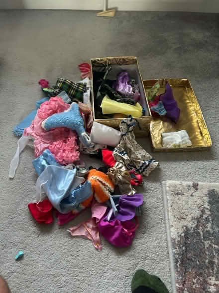 Photo of free Barbie clothes/apparel (RH16) #2
