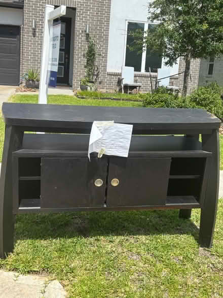 Photo of free Table (14310 winema view Conroe 77384) #2