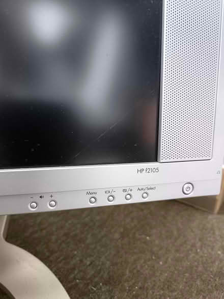 Photo of free HP f2105 flatscreen monitor (Inverurie AB51) #2