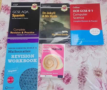 Photo of free Used GCSE books W7 (W7) #1