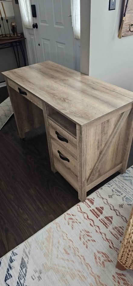 Photo of free Desk (Near Menchville high School) #1