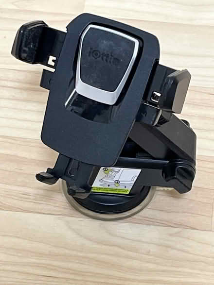 Photo of free Mobile Phone Windshield Holder (Wolfe & Reed) #1