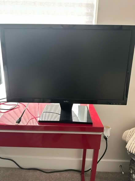 Photo of free Computer Monitor 27 inch Color (White plains) #1