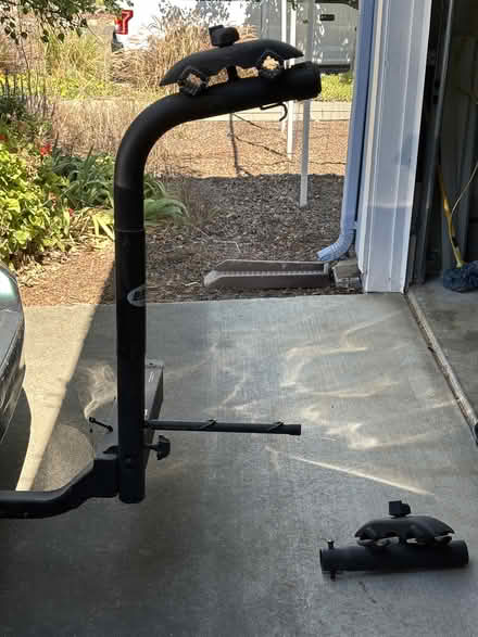 Photo of free Bike carrier 2-4 bikes, 2" receiver (West San Jose/Westgate) #1