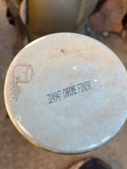 Photo of free Metallic chrome/silver spray paint (Malvern Link WR14) #3