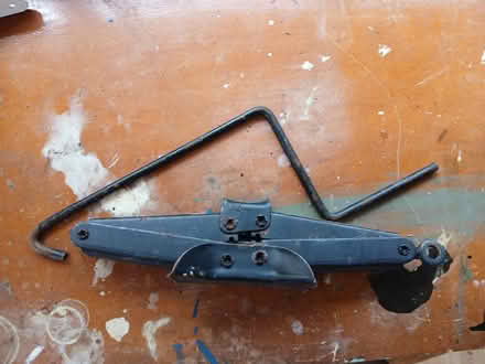 Photo of free Car jack (Wonersh GU5) #1