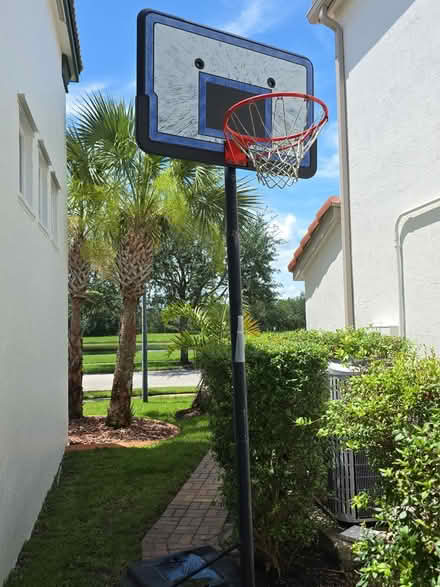 Photo of free Basketball Hoop (Gatlin & I-95) #2