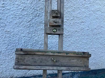 Photo of free Full size Windsor & Newton easel (Morden SM4) #3
