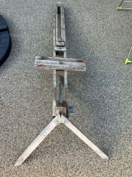 Photo of free Full size Windsor & Newton easel (Morden SM4) #1