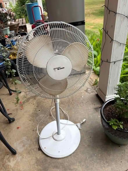 Photo of free Fan (Deerwood Rd & Deerwood Dr) #1