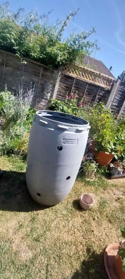 Photo of free Large planter tub (Cheddington LU7) #1