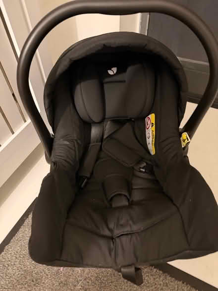 Photo of free Car seat (SE11) #2