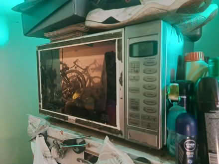 Photo of free Microwave Oven (Hayes UB3) #3
