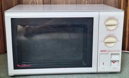 Photo of free Microwave (Elmers End BR3) #1