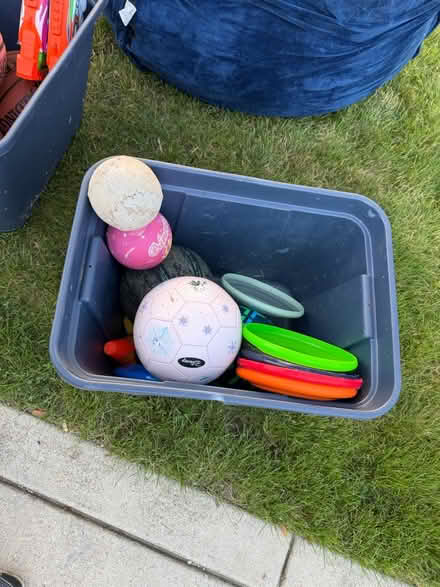 Photo of free Miscellaneous at Curb (Darien (75th St/west of Cass)) #2