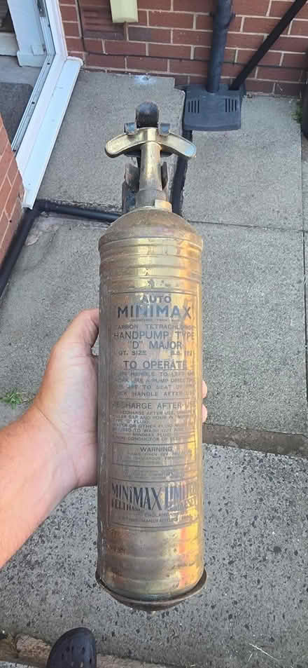 Photo of free vintage dure extinguisher (Brierley Hill DY5) #1