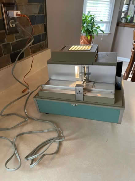 Photo of free 35 millimeter slide projector (Hatfield Pa) #2