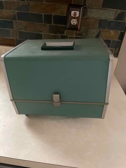 Photo of free 35 millimeter slide projector (Hatfield Pa) #3