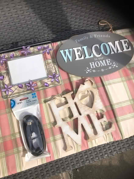 Photo of free Photo frame signs etc (Gracemount EH17) #1