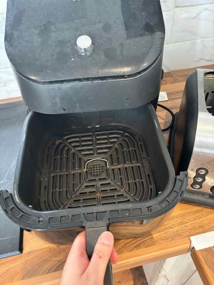 Photo of free Microwave, Kettle, Toaster, Air Fryer (Chatham ME4) #2