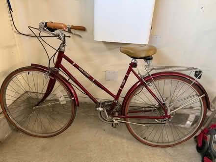 Photo of free Womens 10 spd bicycle (Seven Springs, Cupertino) #1