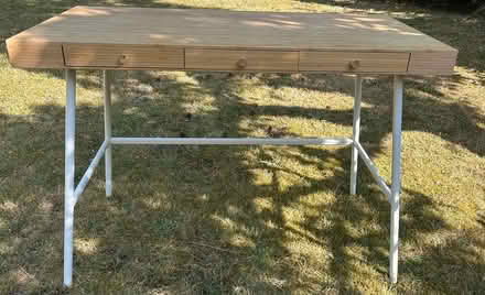 Photo of free Small wooden desk (KT23 Great Bookham) #1