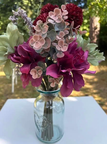 Photo of free Faux flowers (KT23 Great Bookham) #1