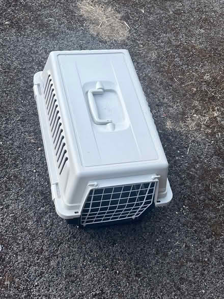 Photo of free pet carrier - small (Foxton CB22) #1