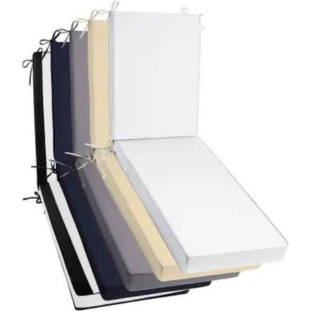 Photo of patio chair cushion (L5L 5P5) #3