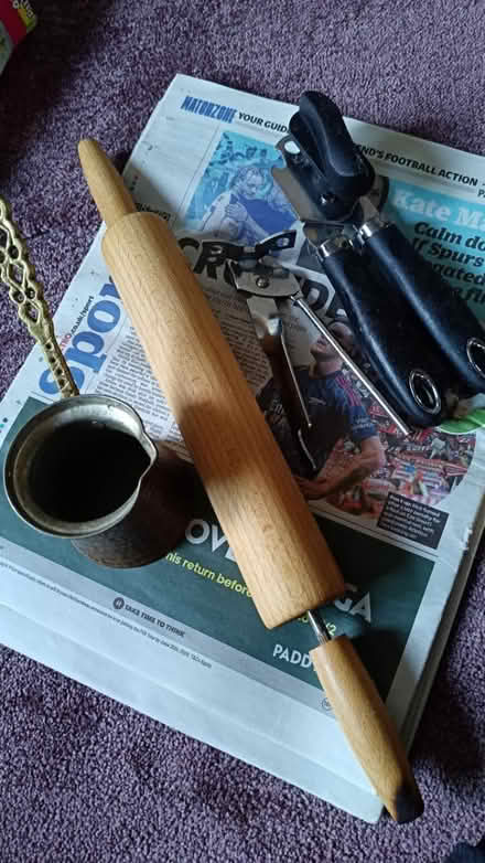 Photo of free Various kitchen items (Hall green B11) #1