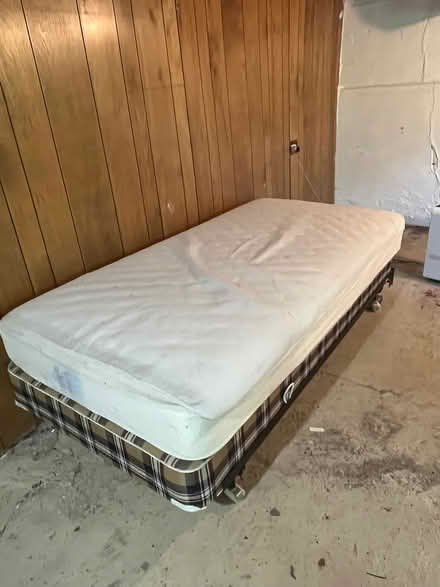 Photo of free Single bed. Excellent condition (White Bear lake) #1