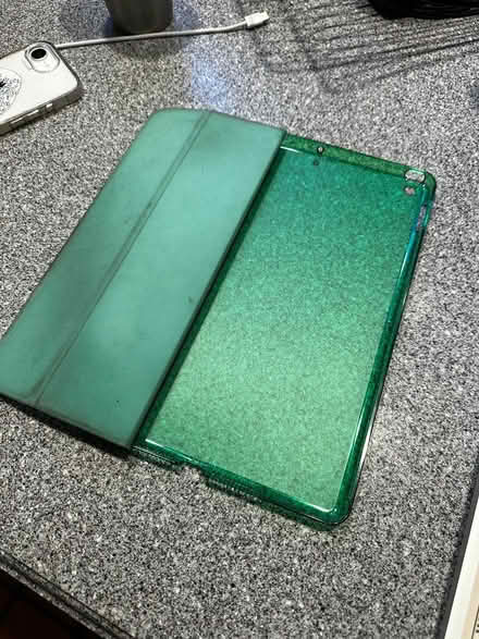 Photo of free old iPad cover - green (Palisades, NW, WDC) #2