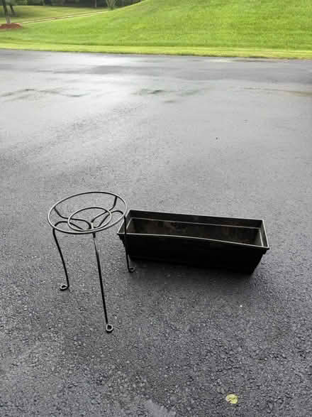 Photo of free Planter and plant stand (Reston - Vienna) #1
