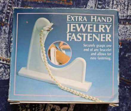 Photo of free Bracelet fasterner gadget (CB4 3RS) #1